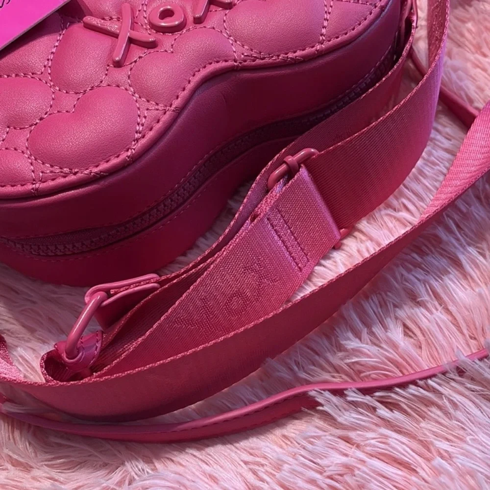 Betsey Johnson Pink Heart Crossbody 🩷 - Picture 7 of 7